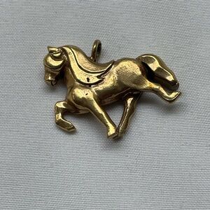 10K Yellow Gold 3D Horse Pendant - 7.07g, Vintage‎ Equestrian Jewelry
